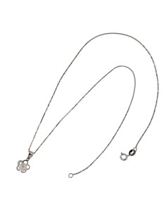 COLG-961 - COLGANTE DE PLATA CON MOTIVO DE FLOR CALADA CON UNA HOJA DE CIRCONITA Y PERLA CENTRAL 9X9 MM