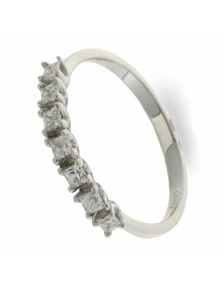 S-2042 - SORTIJA DE PLATA CON TIRA DE PIEDRAS CUADRADAS EN EL FRONTAL